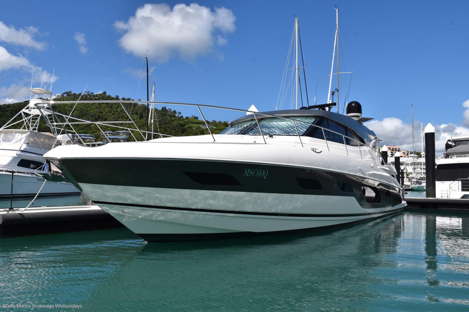 Riviera 6000 Sport Yacht Platinum Edition