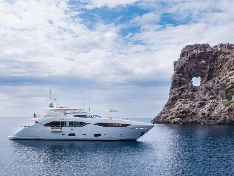 Sunseeker 115 Sport Yacht - Superior Option - Excellent Specification.