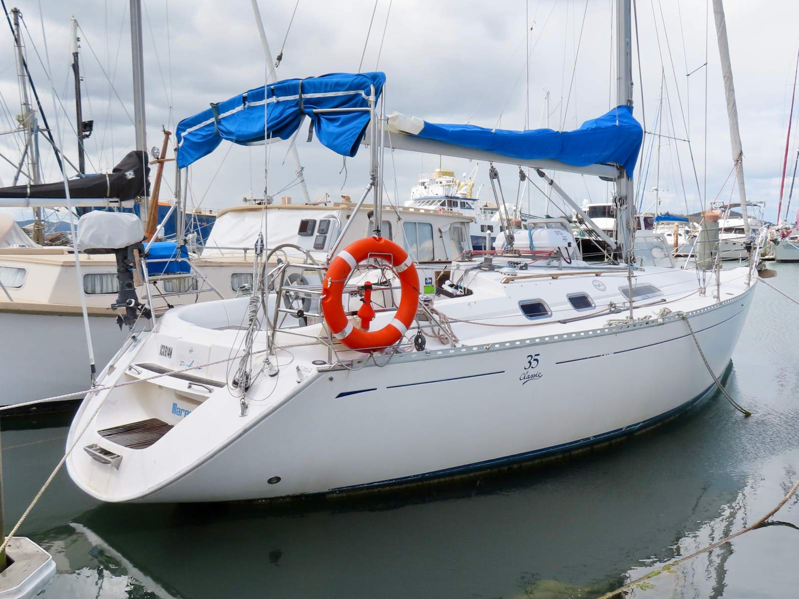 Dufour 35 Classic MANY UPGRADES, EXCELLENT VALUE!