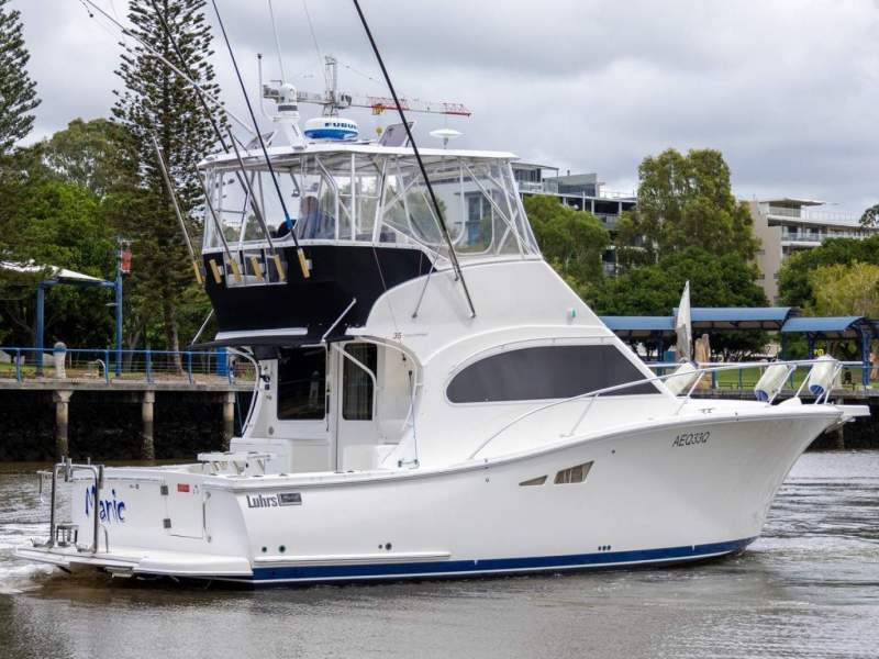Luhrs 35 Convertible