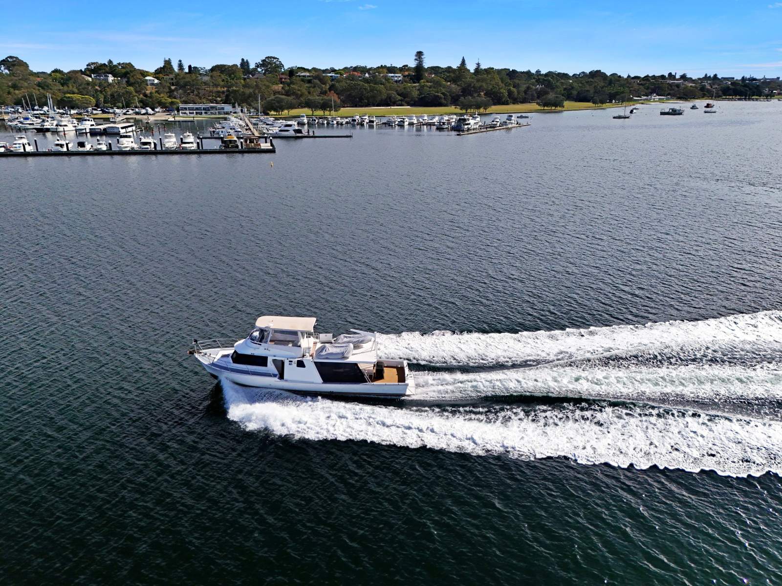 Fibrehulls 52 Flybridge Randell
