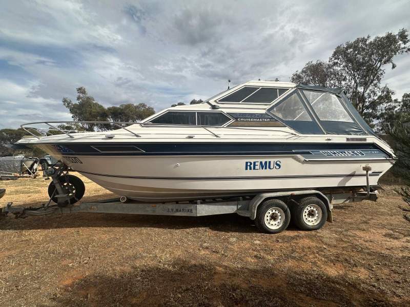 Whittley Cruisemaster Sovereign 2300