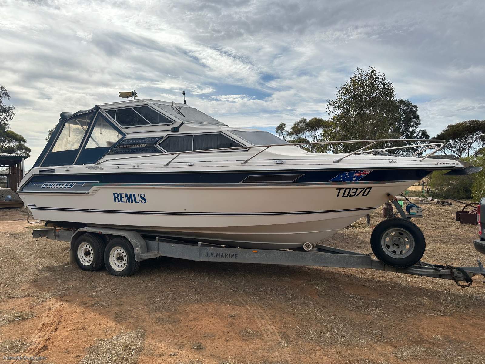 Whittley Cruisemaster Sovereign 2300
