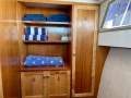 Roberts 32 Flybridge Cruiser