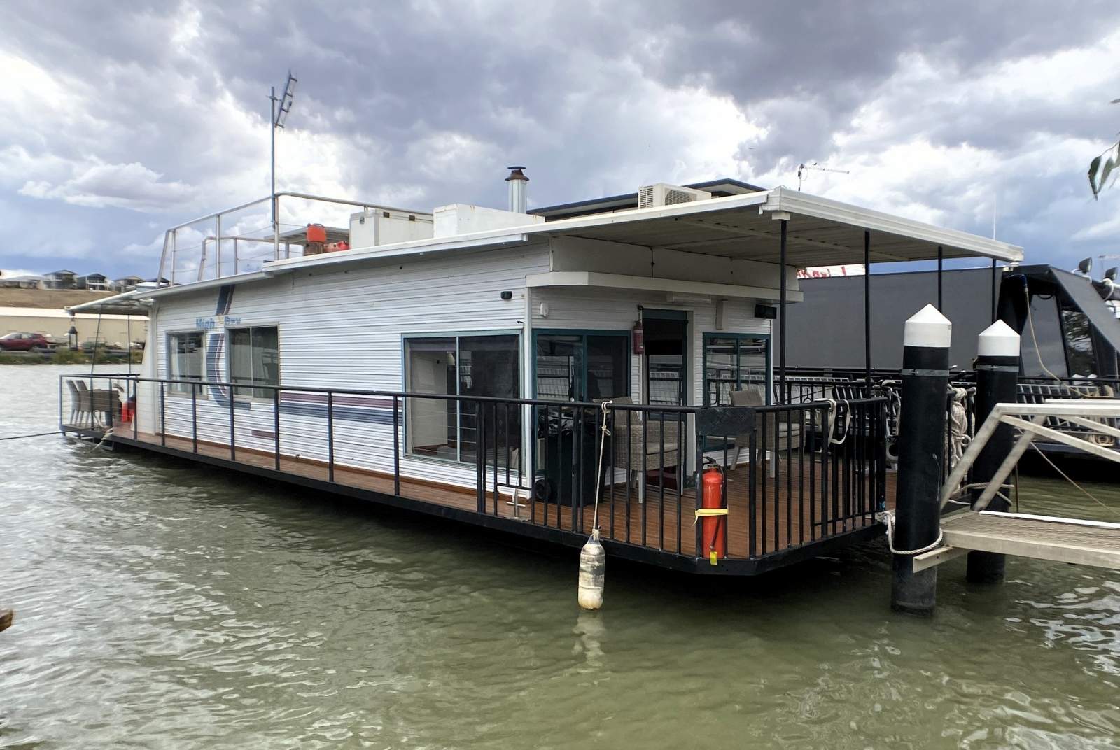 High & Dry. Compact One Bed, Two Decked Houseboat.