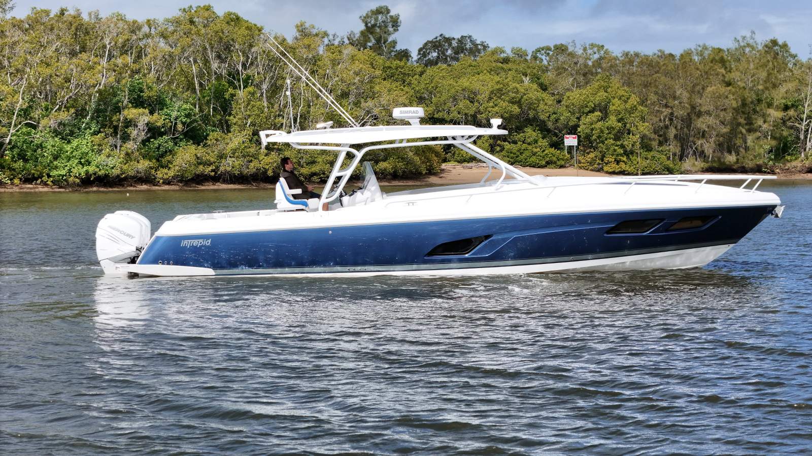 Intrepid 409 Valor Cuddy Cabin