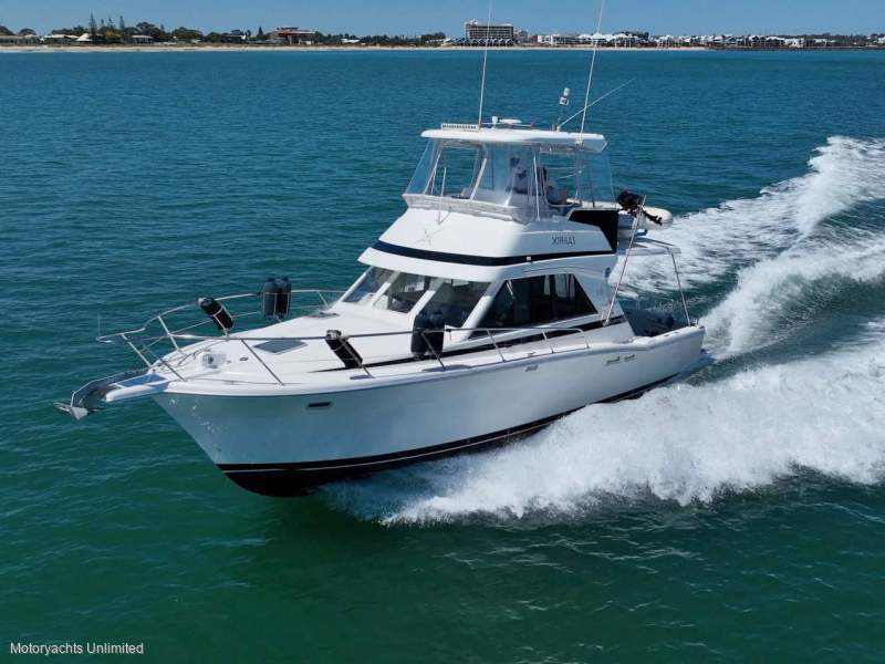 Riviera 34 Platinum Flybridge - Super size extended rear deck - 36ft