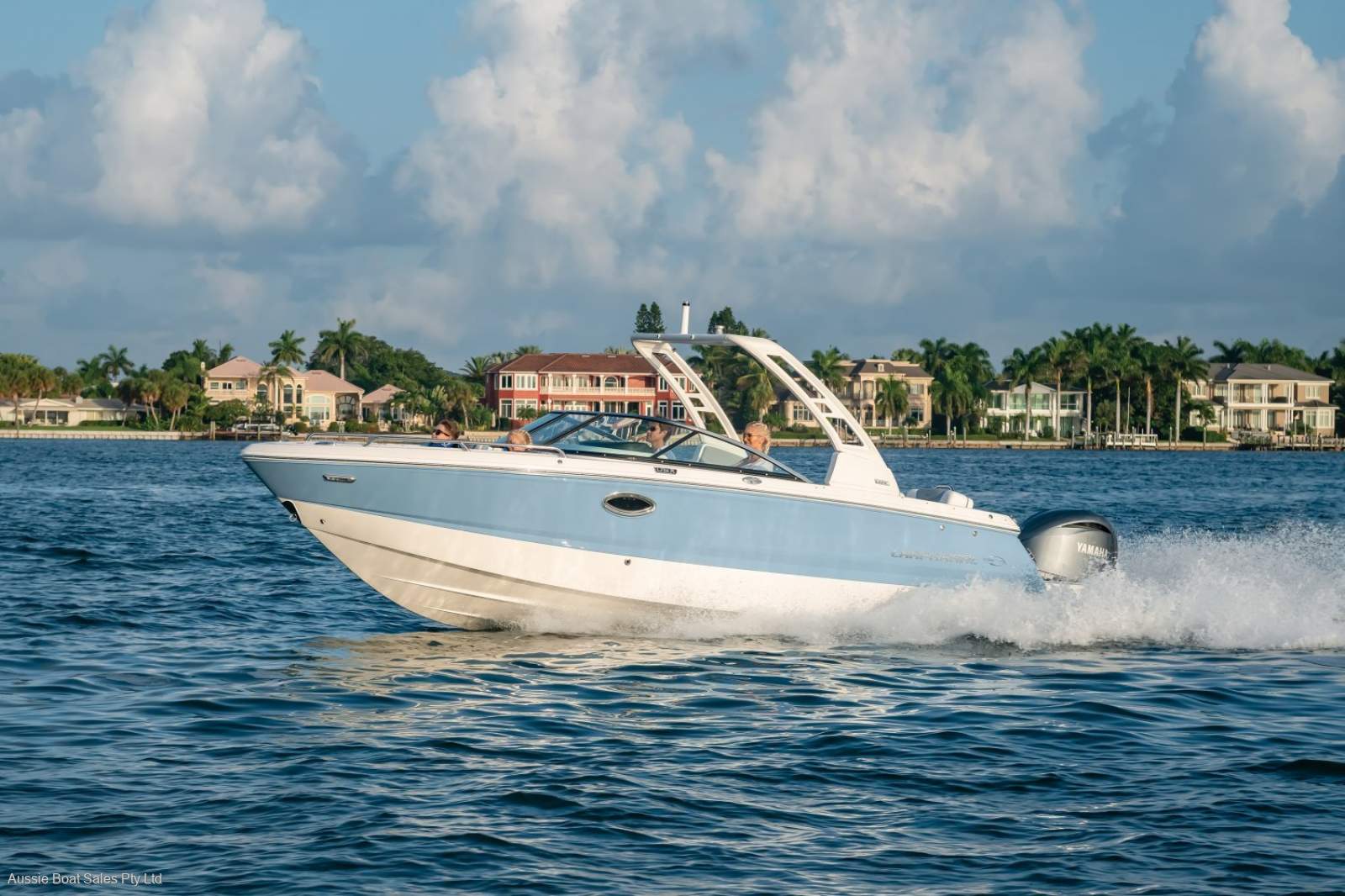Chaparral 250 OSX OB Premium Bowrider