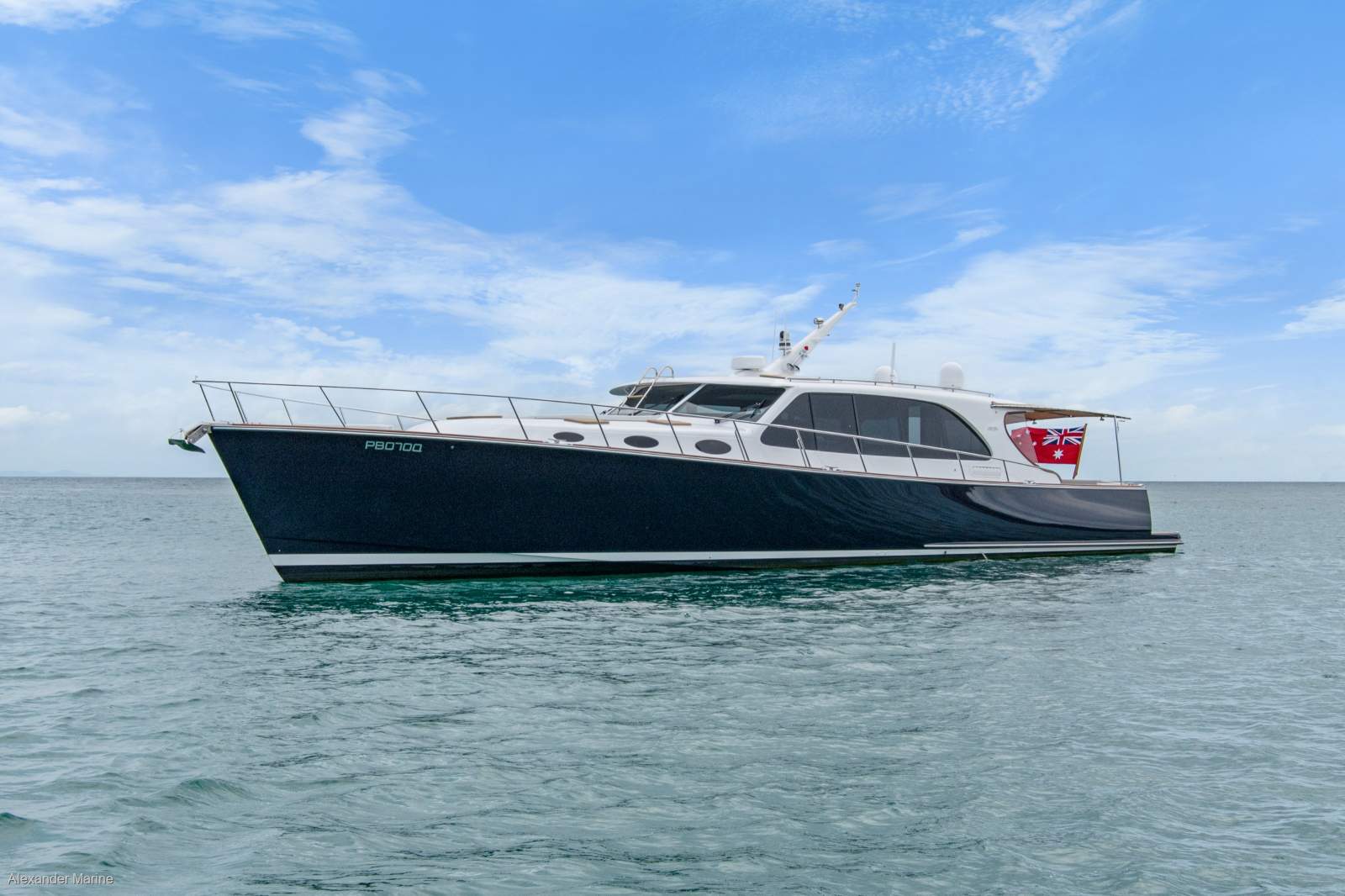 Palm Beach Motor Yachts 70 Sedan