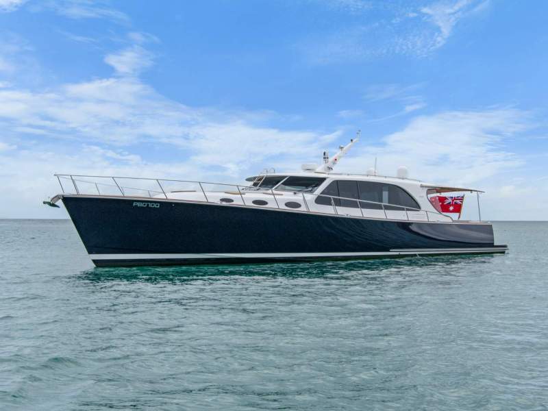 Palm Beach Motor Yachts 70 Sedan