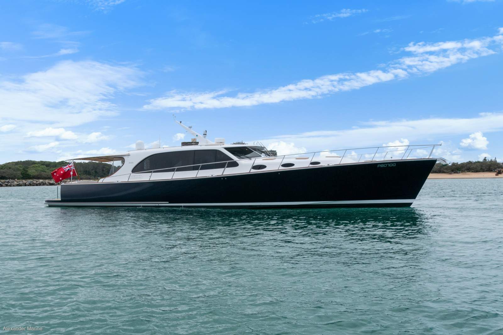 Palm Beach Motor Yachts 70 Sedan