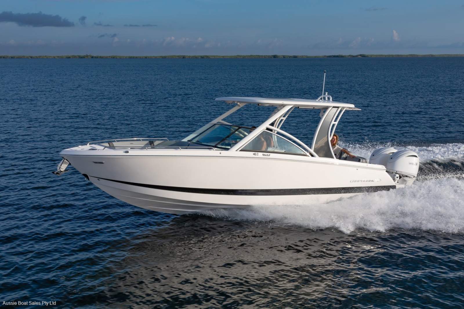 Chaparral 310 Premium Offshore Bowrider