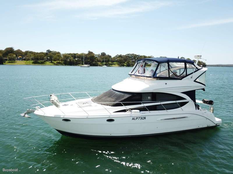 Meridian 391 Flybridge Cruiser