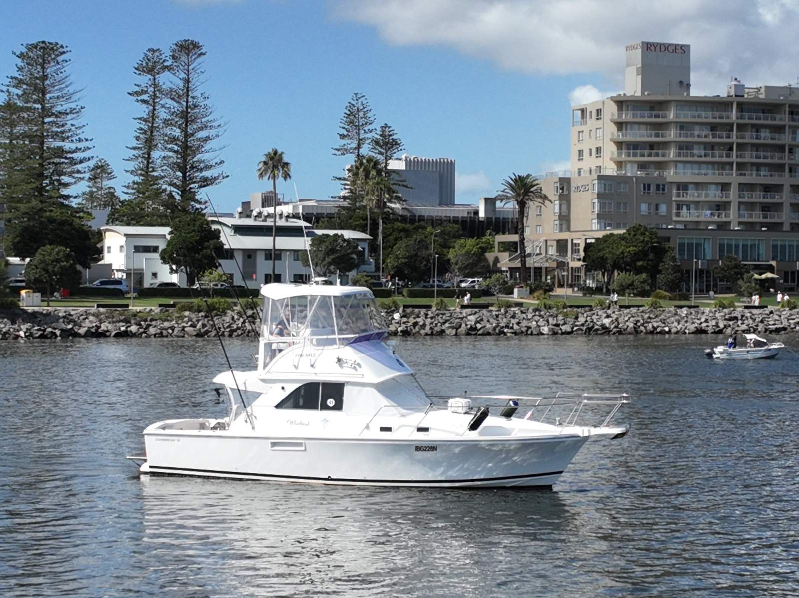 Caribbean 35 Flybridge Cruiser