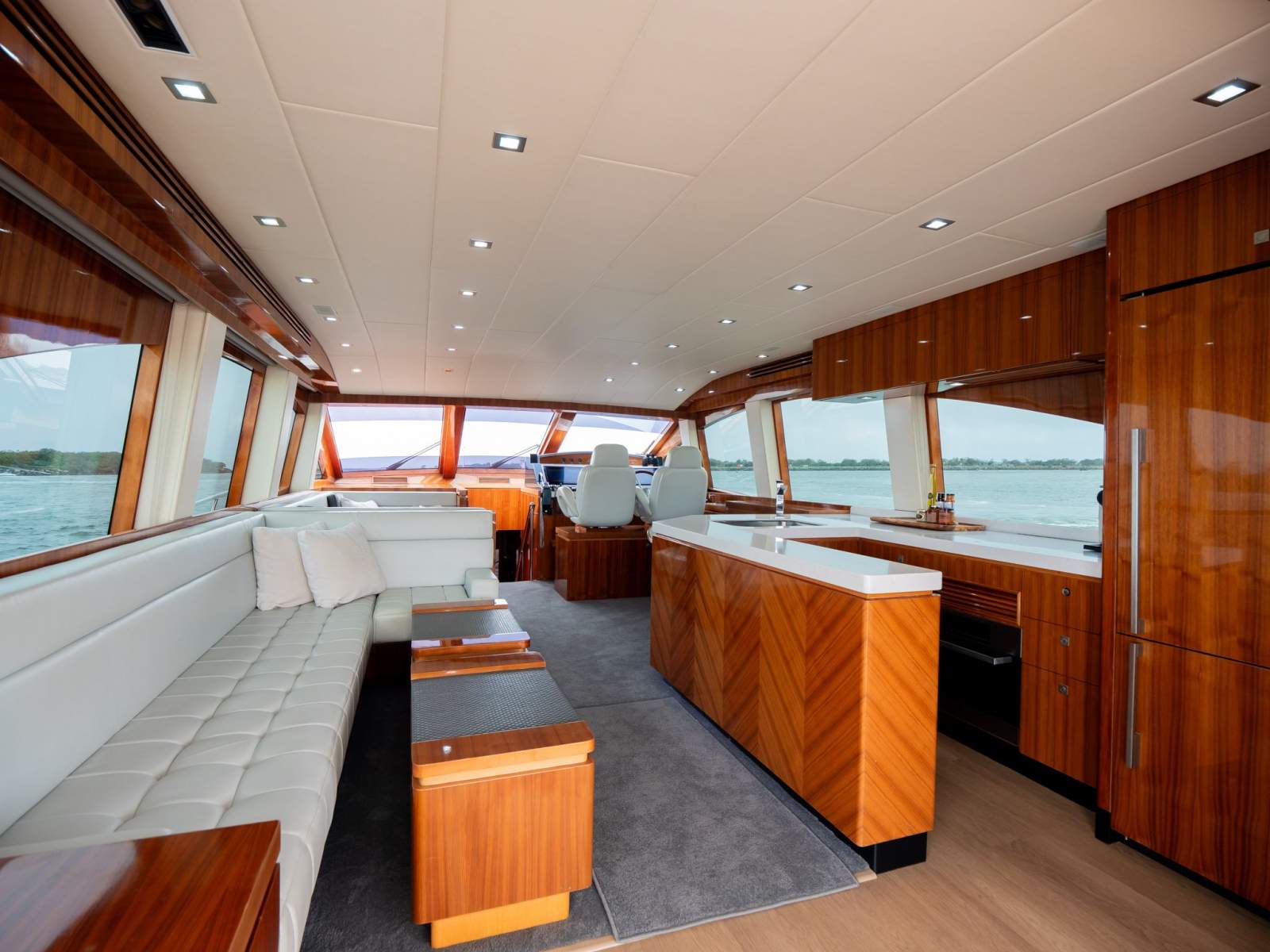 New Ocean Yachts V650 Sport Yacht