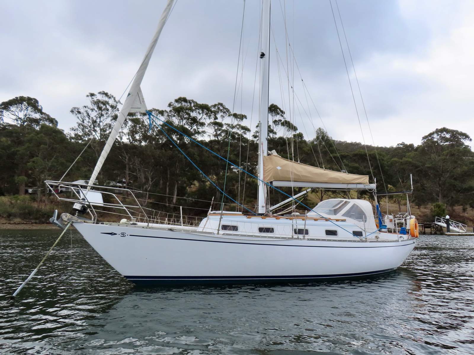 Sparkman & Stephens 34 EXCEPTIONAL CONDITION, SUPERBLY UPGRADED!