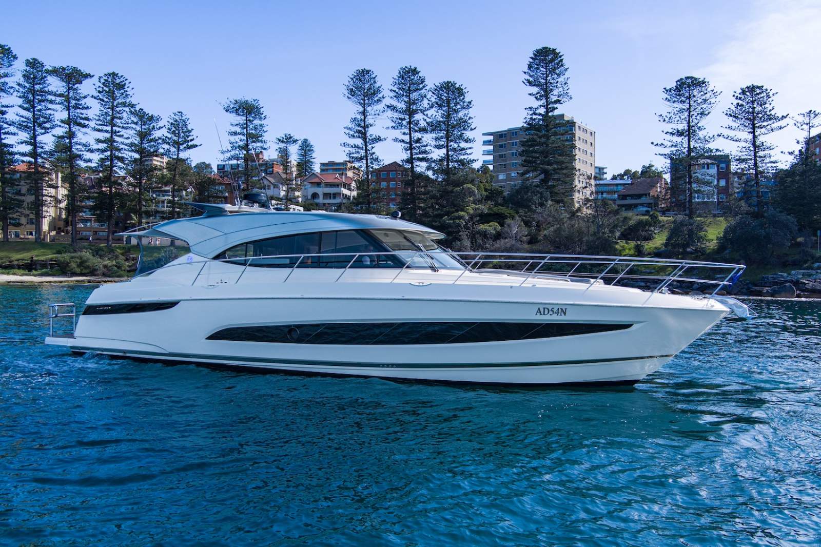 Riviera 5400 Sport Yacht Platinum Edition