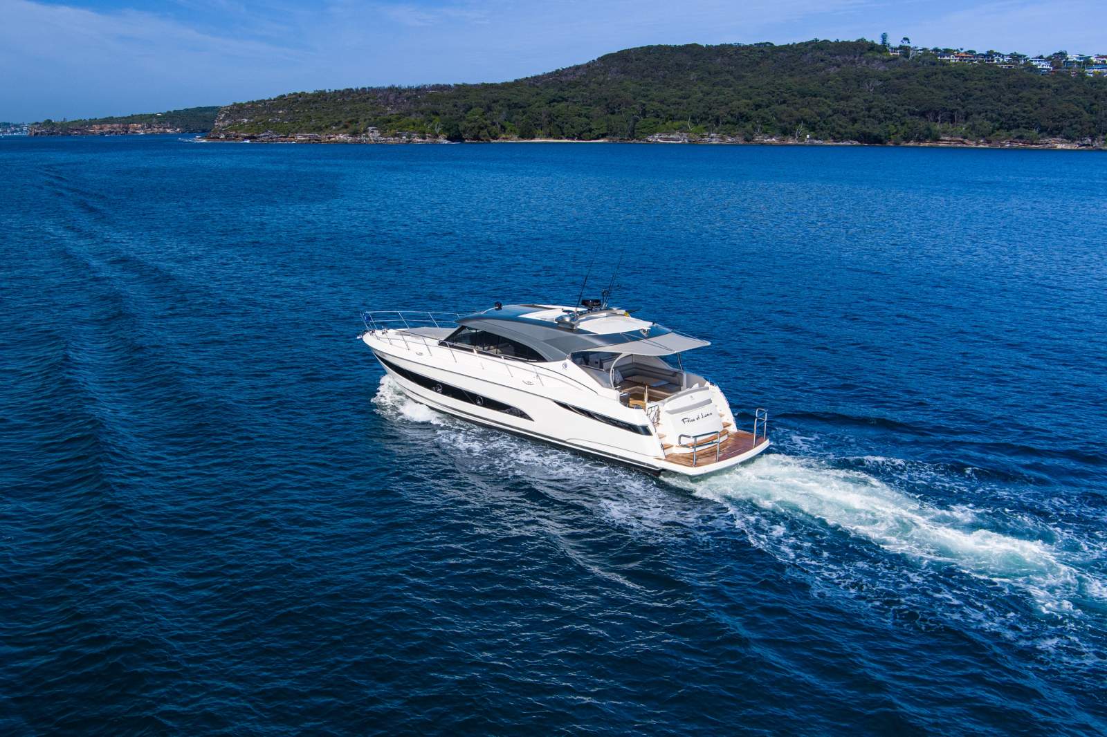Riviera 5400 Sport Yacht Platinum Edition