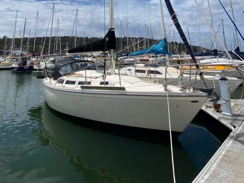 Catalina 30 - a cruising yacht combining space and performance