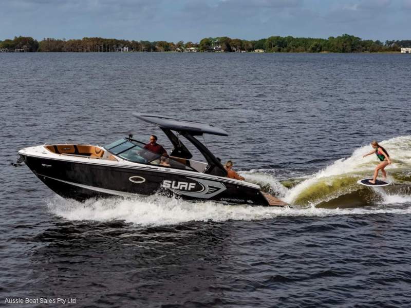 Chaparral 28 Surf