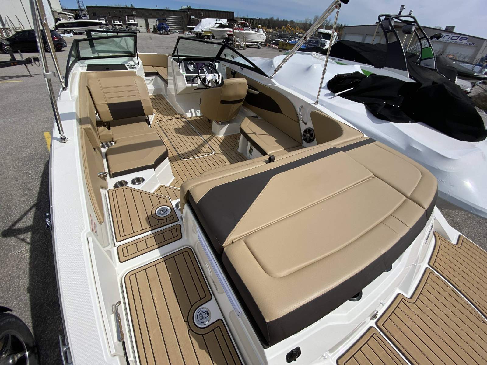 Sea Ray 210 SPX