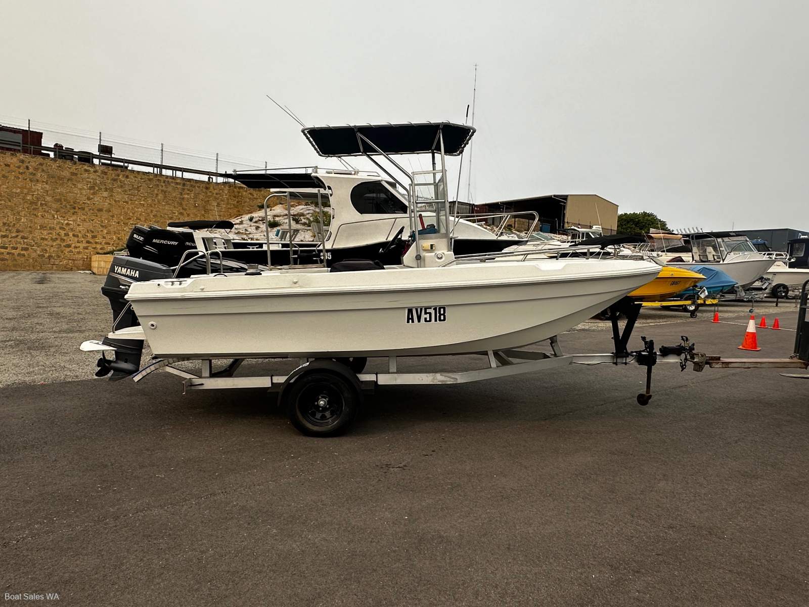Custom AUST PERFORM CRAFT TRI HULL 5.2M