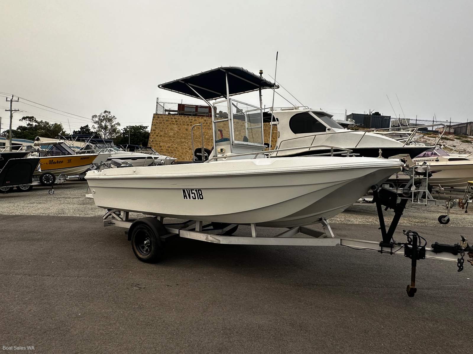Custom AUST PERFORM CRAFT TRI HULL 5.2M