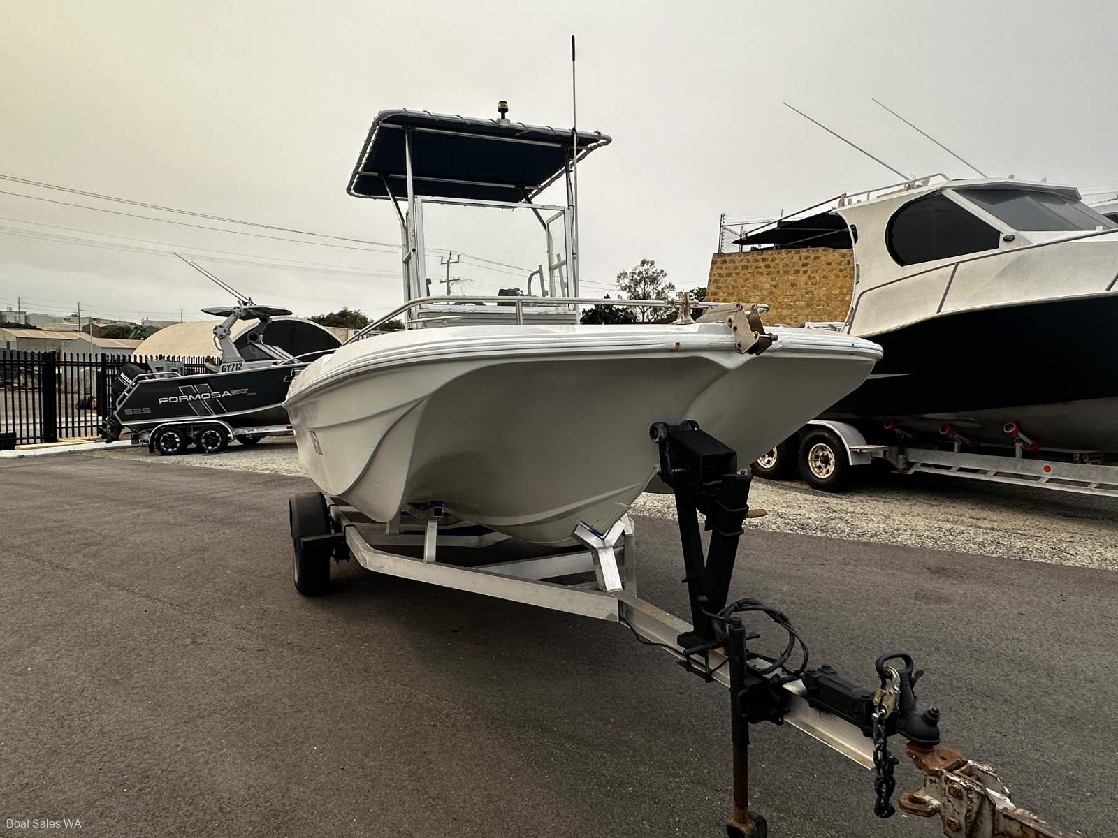Custom AUST PERFORM CRAFT TRI HULL 5.2M