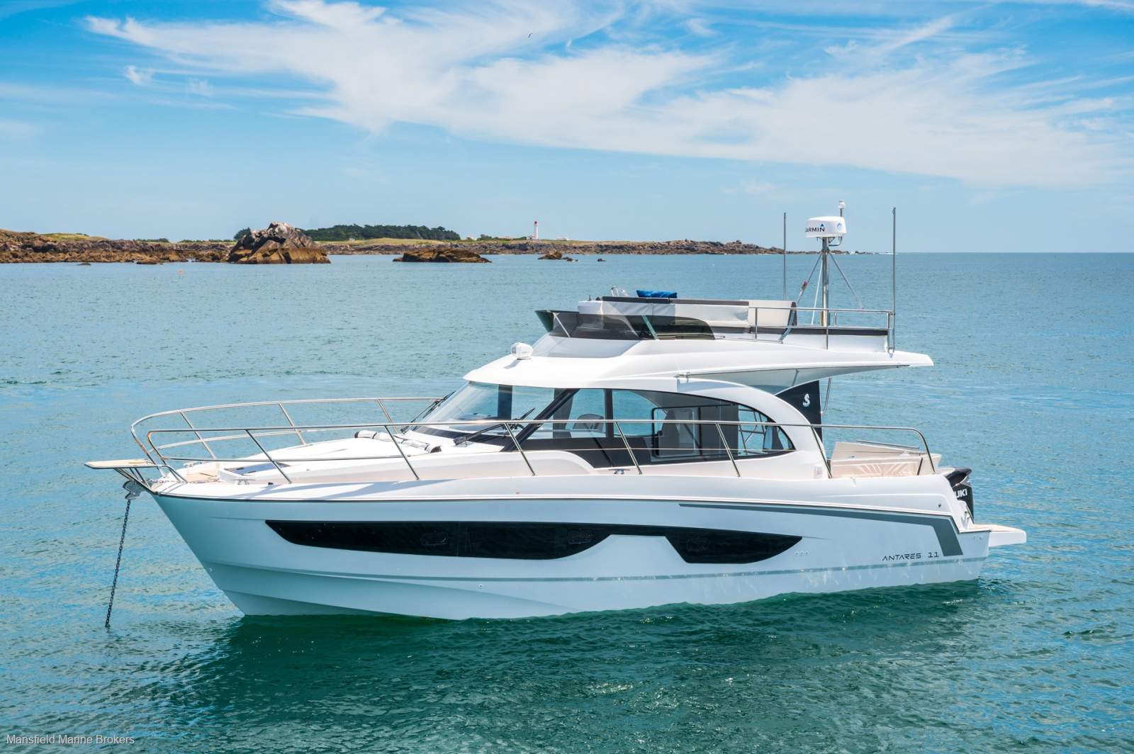 New Beneteau Antares 11 Flybridge