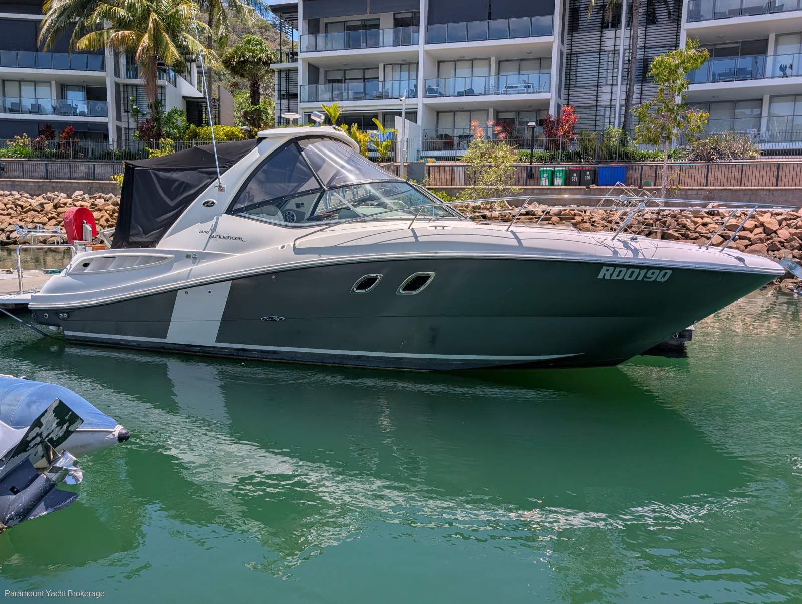 Sea Ray 330 Sundancer