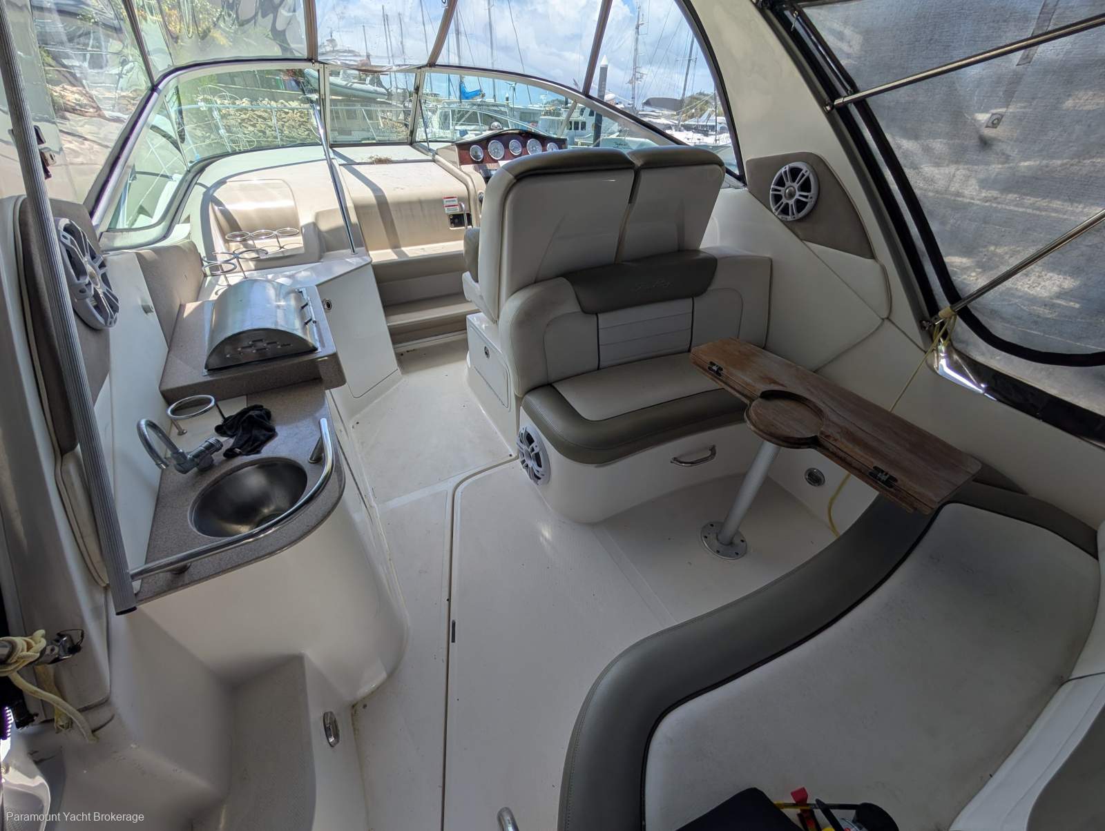 Sea Ray 330 Sundancer