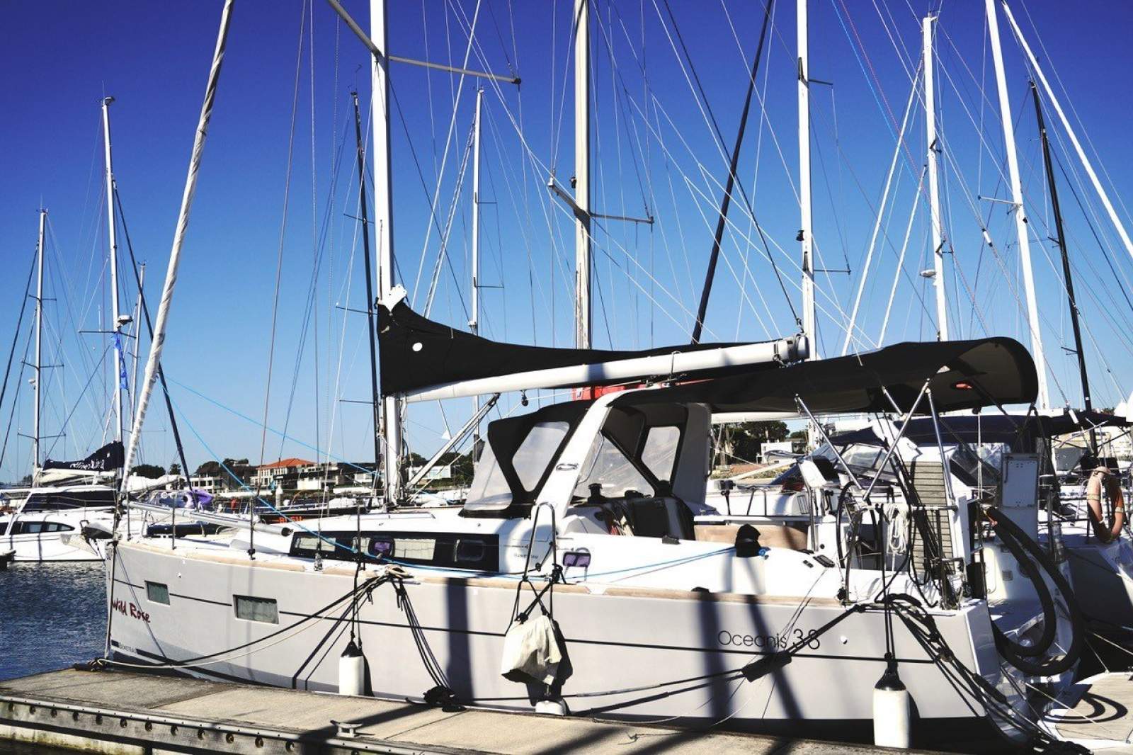 Beneteau Oceanis 38