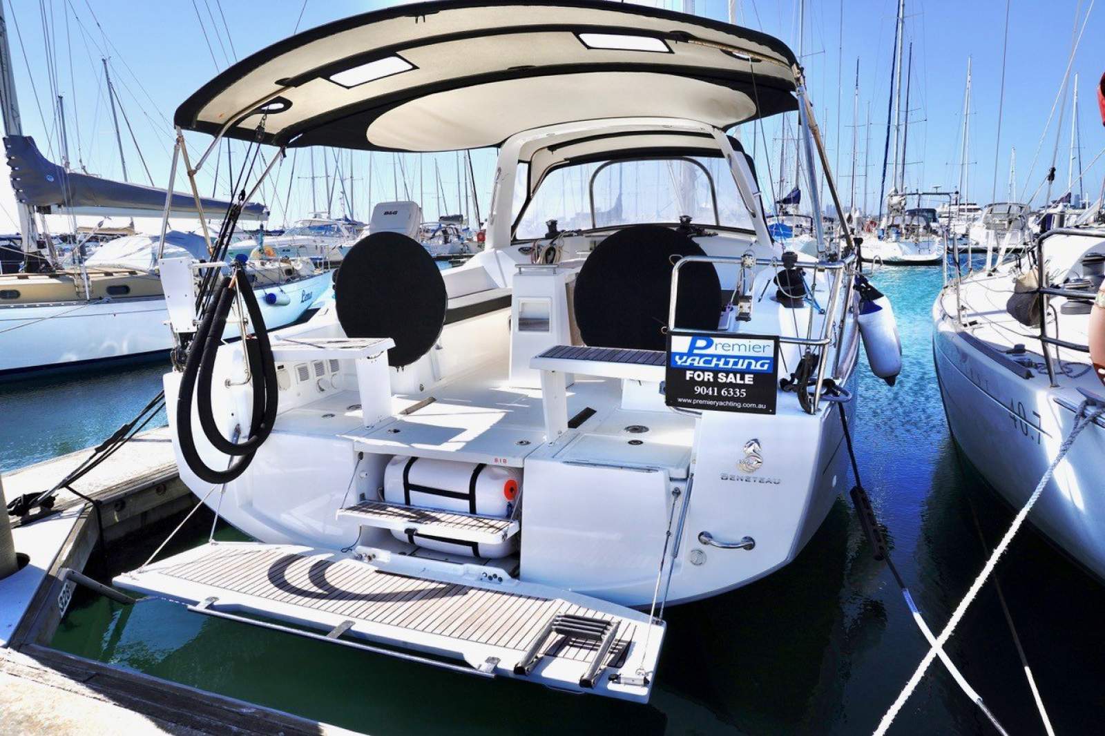 Beneteau Oceanis 38