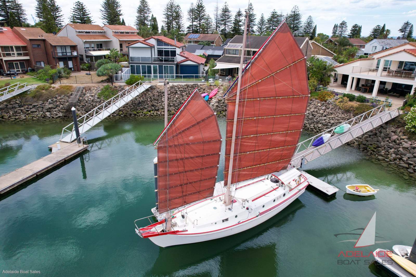Custom Chinese Lug Rigged Schooner