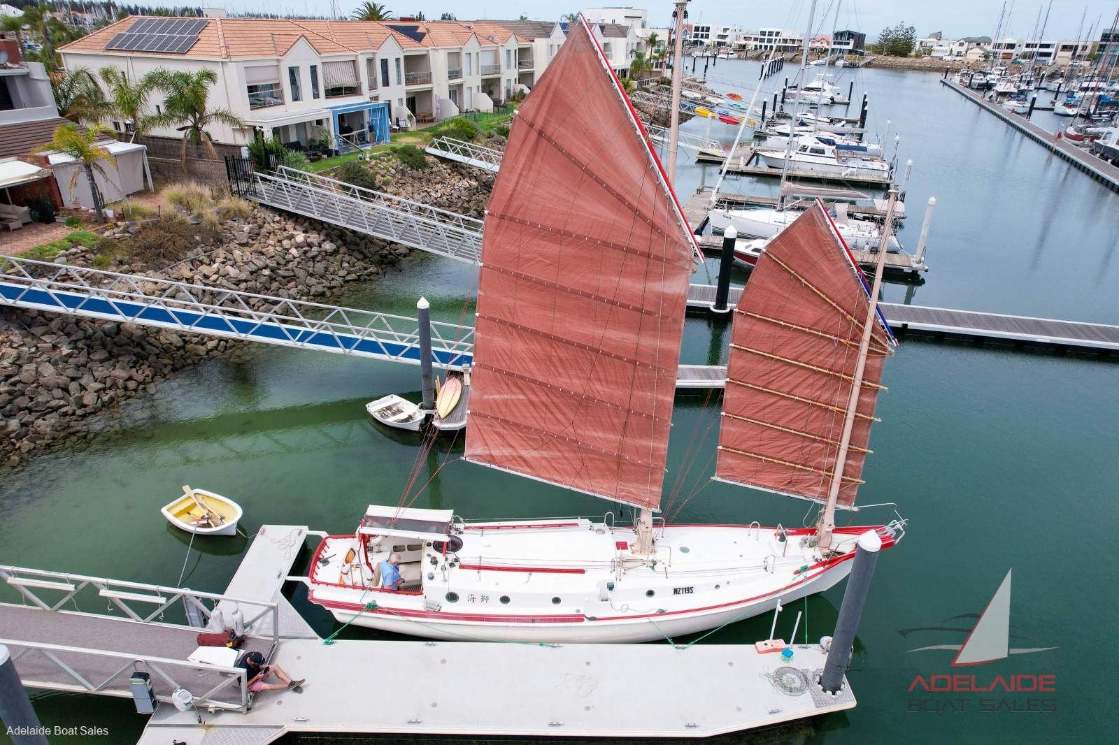 Custom Chinese Lug Rigged Schooner
