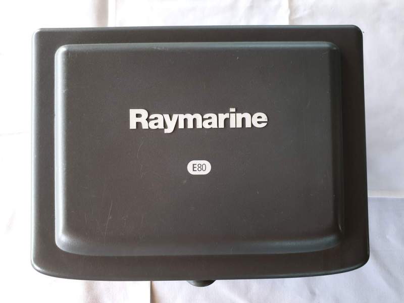 RAYMARINE E80 GPS CHARTPLOTTER RADAR DISPLAY