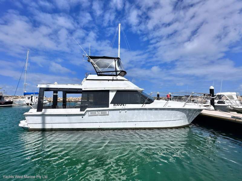Norcat Challenger 1000 " 2 x Diesel Shaft Drive 2 x Helm stations "