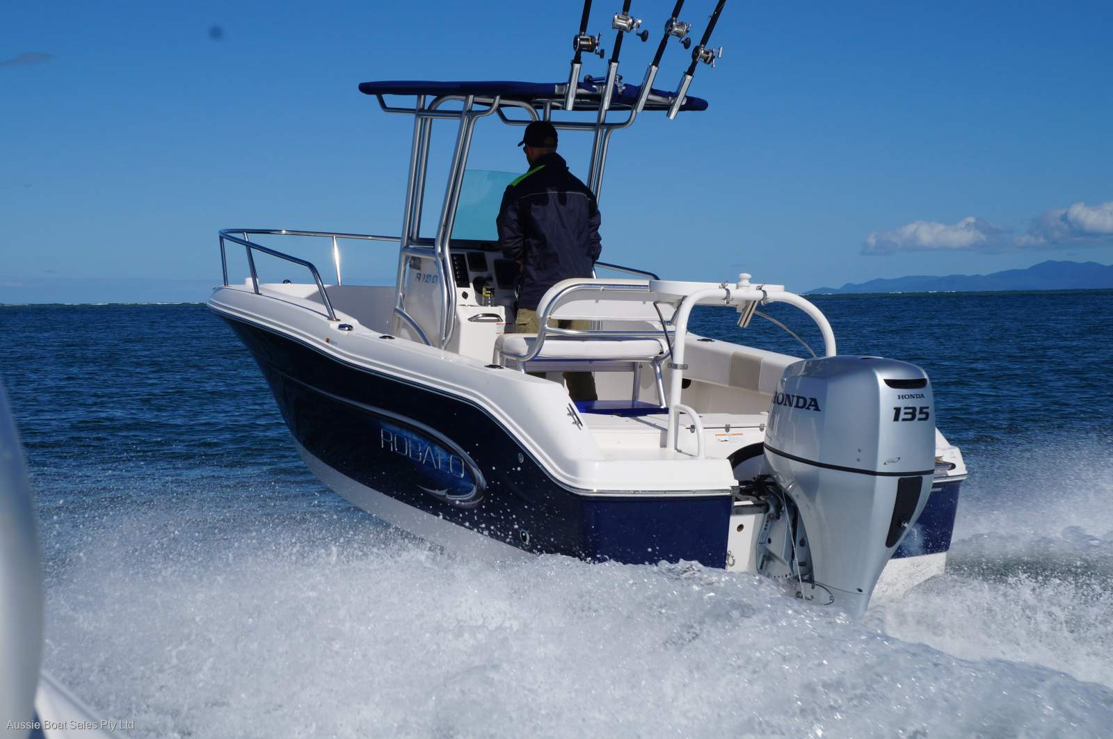 Robalo R180 Centre Console