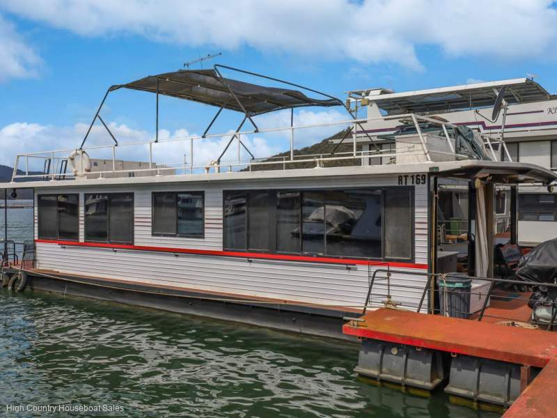 Bonnie Jean Houseboat Holiday Home on Lake Eildon