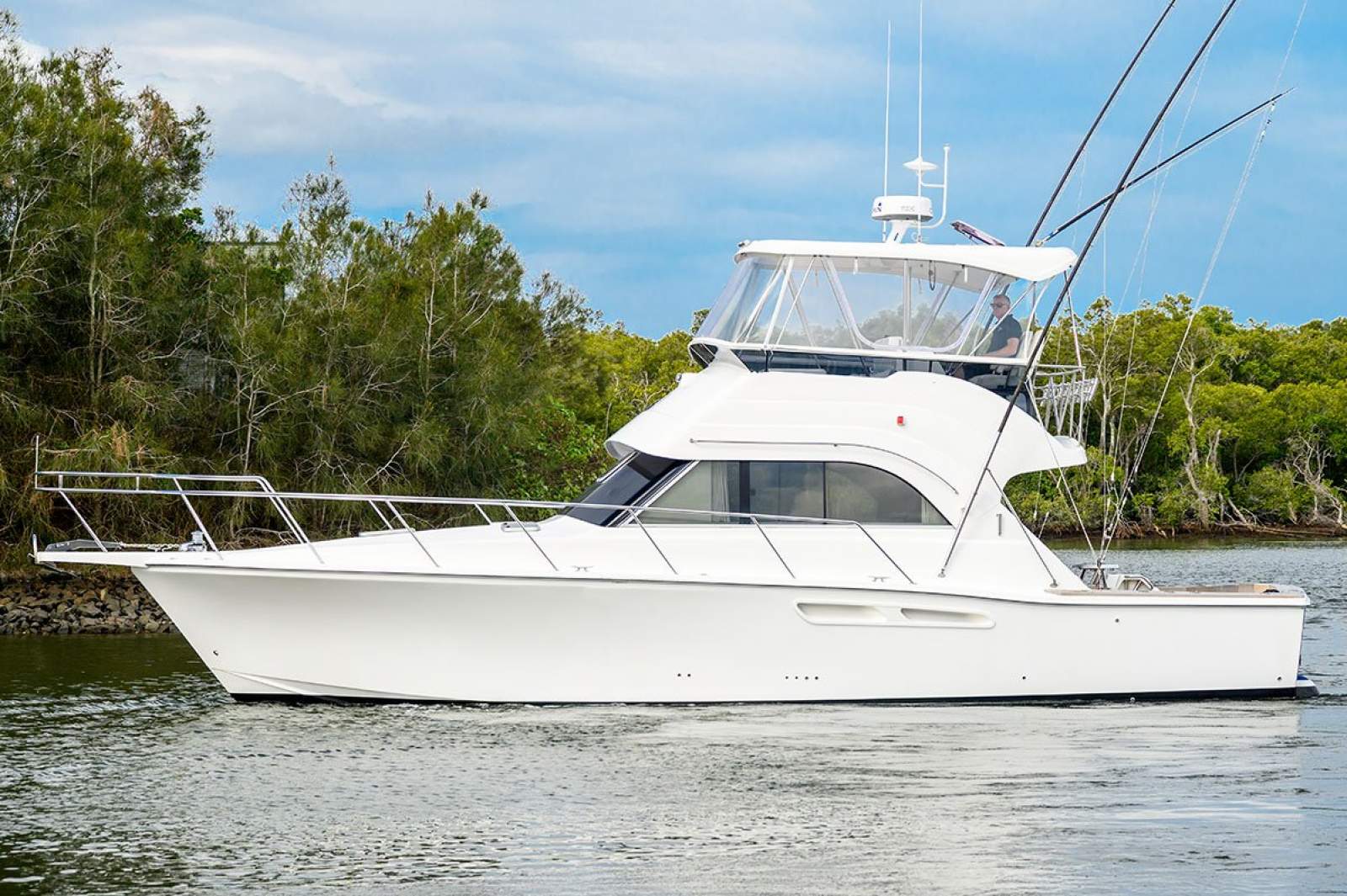 Caribbean 40 Flybridge Cruiser MKII