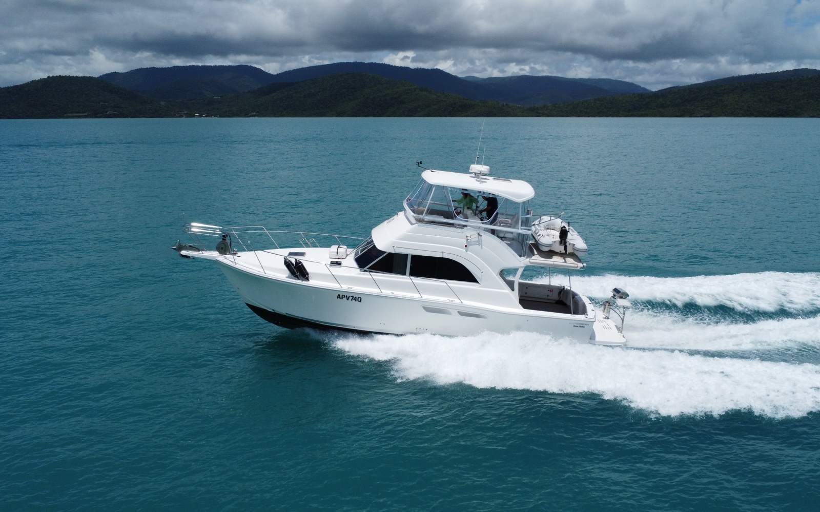 Caribbean 40 Flybridge Cruiser MK II