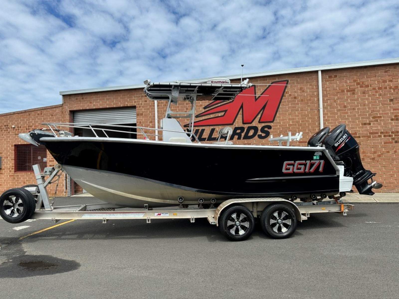 Custom 6.5M Centre Console