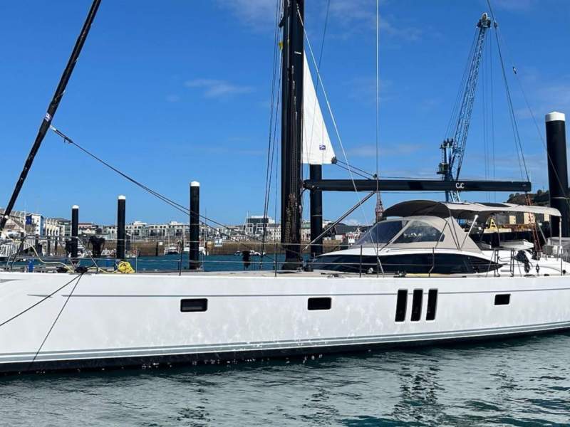 Oyster 595