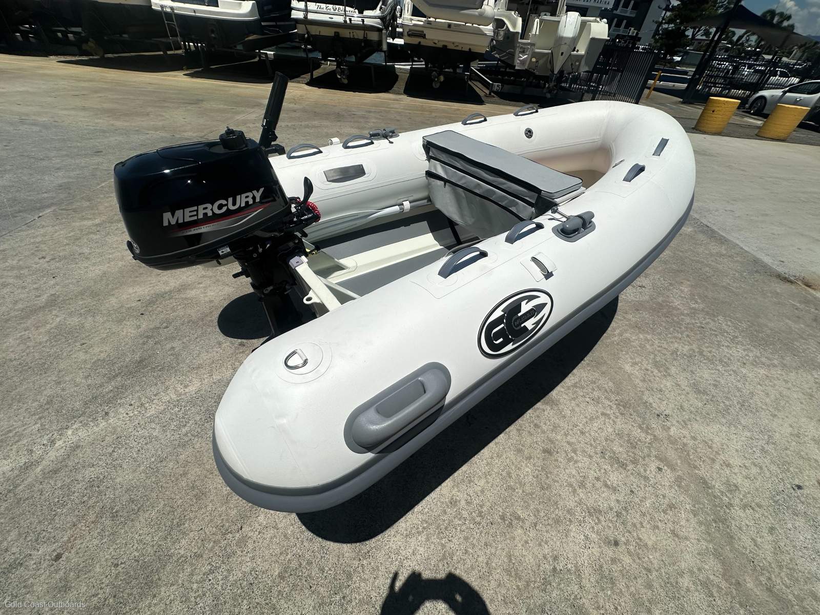 New GC Inflatables 260 Stinger