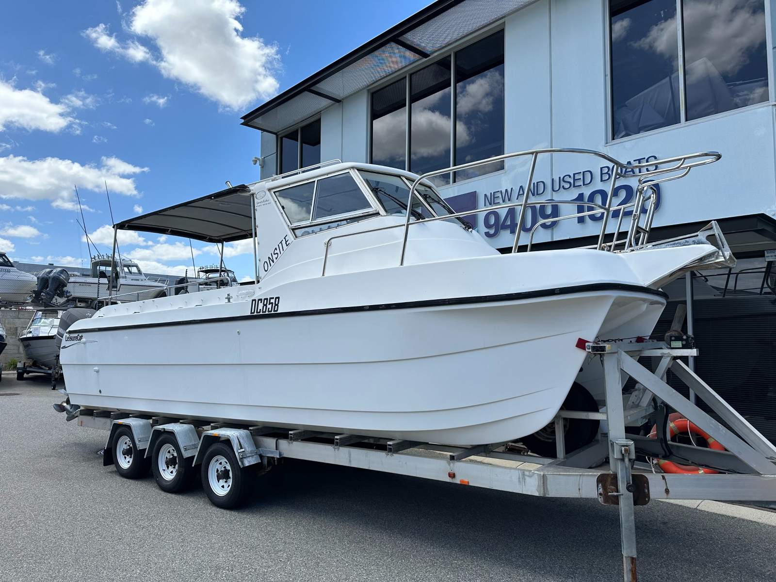 Leisurecat 8000 Sportsfisher With Twin Yamaha 200HP 4 Strokes