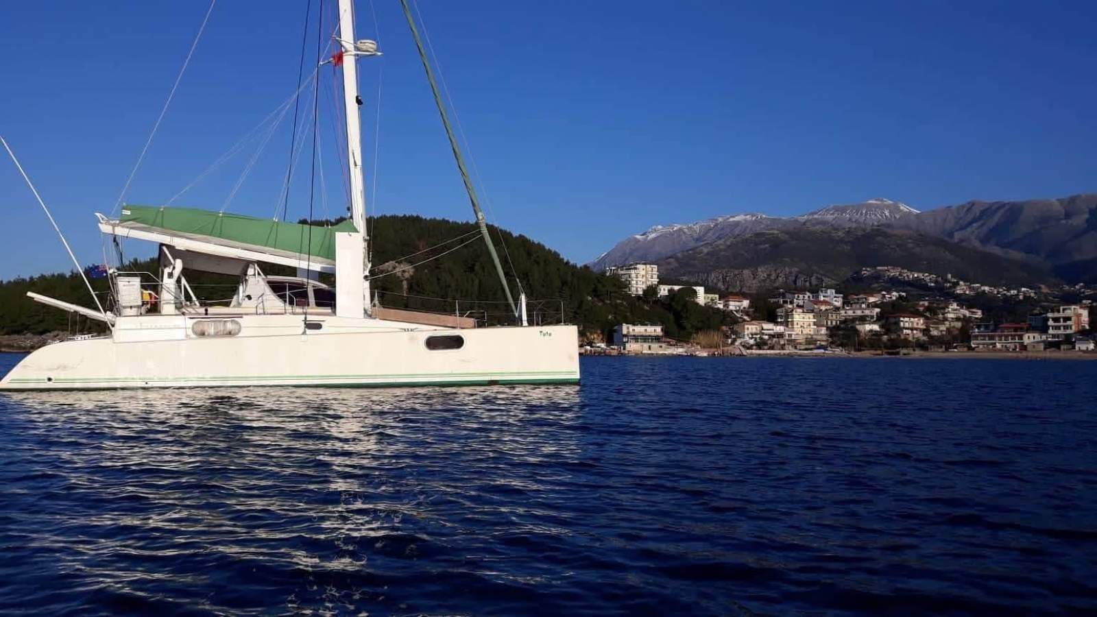 Catana 401