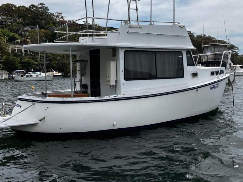 Mangrove Jack 28 Flybridge Cruiser