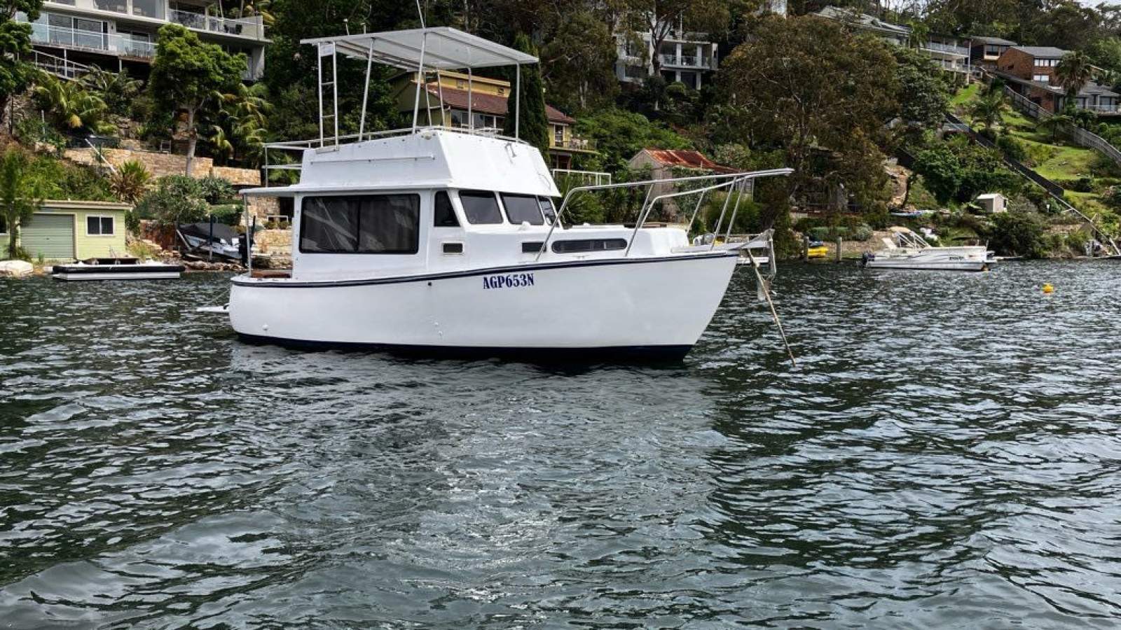 Mangrove Jack 28 Flybridge Cruiser