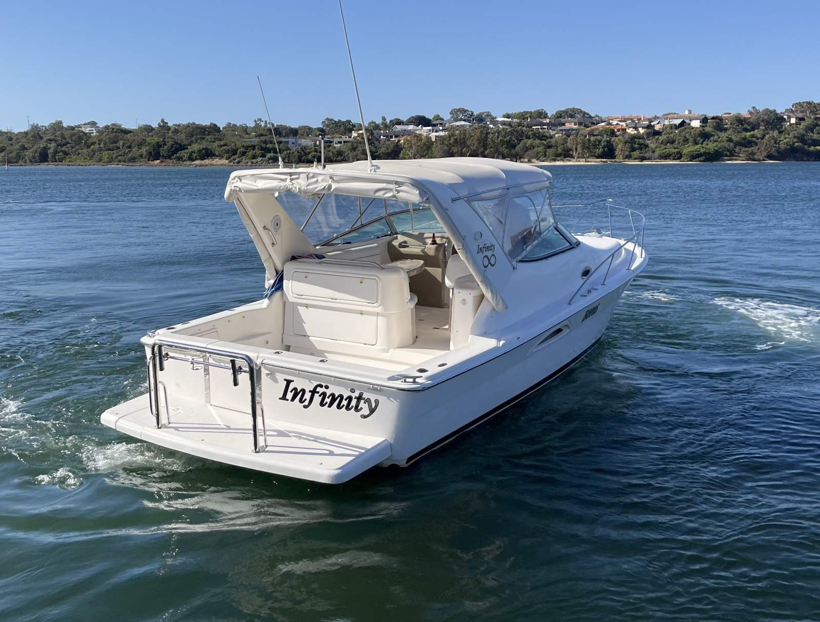 Riviera 3000 Offshore Series 2 Twin Diesel Shaft Drive