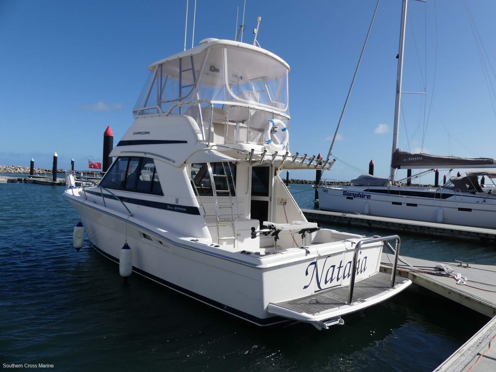 Riviera 3350 Flybridge - some attention needed to Stb Engine